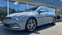 Grijs, andere lak Gebruikt 2020 VW Golf VIII Style Hatchback | € 24.945 (Eerlijke prijs)