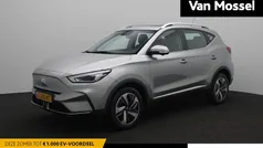 Grijs Gebruikt 2023 MG ZS Luxury Sedan | € 27.795 (Eerlijke prijs)
