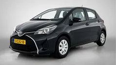 Zwart Gebruikt 2015 Toyota Yaris Hatchback | € 9.950 (Eerlijke prijs)