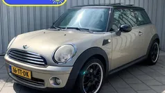 Grijs, metallic lak Gebruikt 2007 Mini Cooper Chili Hatchback | € 4.445 (Eerlijke prijs)