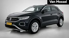 Zwart Gebruikt 2022 VW T-Roc Life SUV | € 22.500 (Eerlijke prijs)