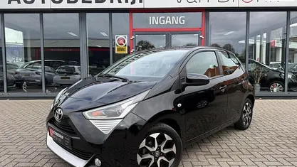 Occasion Toyota Aygo 74 PK (54 kW) 2021 Zwart Hatchback