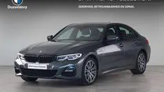 Grijs Gebruikt 2021 BMW 320e Executive Sedan | € 29.950 (Eerlijke prijs)