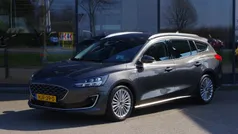 Grijs, metallic lak Gebruikt 2020 Ford Focus Vignale Stationwagen | € 22.450 (Eerlijke prijs)