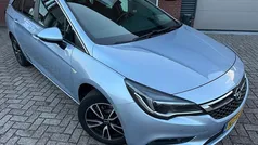 Grijs, metallic lak Gebruikt 2017 Opel Astra Edition Stationwagen | € 6.499 (Goede deal)
