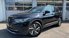 Zwart Gebruikt 2021 VW Tiguan Elegance SUV | € 29.945 (Goede deal)