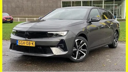 Grijs Occasion 2024 Opel Astra Stationwagen | € 25.950 (Eerlijke prijs)