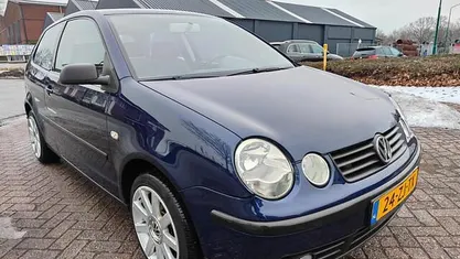 Blauw (metallic) Occasion 2002 VW Polo Hatchback | € 1.499 (Eerlijke prijs)