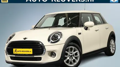 Creme Occasion 2021 Mini Cooper Pepper Hatchback | € 23.900 (Eerlijke prijs)