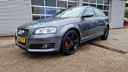 Grijs Occasion 2010 Audi A3 Sportback Comfort Hatchback | € 6.749 (Eerlijke prijs)