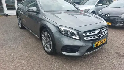 Grijs Gebruikt 2018 Mercedes GLA180 Business SUV | € 20.950 (Eerlijke prijs)