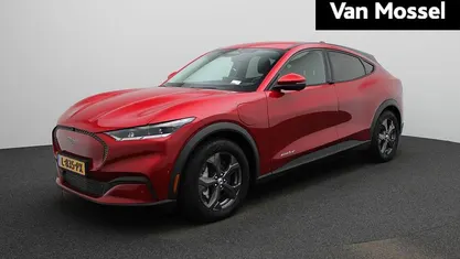 Rood Occasion 2021 Ford Mustang Mach-E SUV | € 22.845 (Eerlijke prijs)