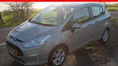 Grijs (metallic) Gebruikt 2013 Ford B-MAX Trend MPV | € 5.350 (Eerlijke prijs)