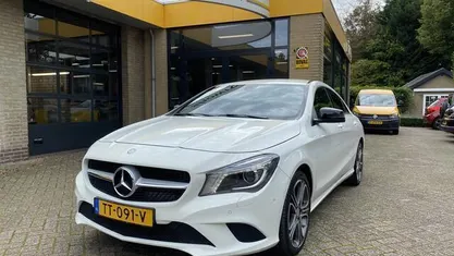 Wit Gebruikt 2015 Mercedes CLA220 Ambition Sedan | € 16.995 (Goede deal)