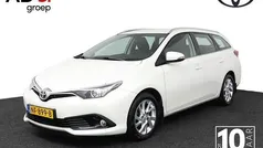 Wit Gebruikt 2017 Toyota Auris Touring Sports Stationwagen | € 14.450 (Eerlijke prijs)