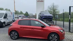 Rood Gebruikt 2023 Peugeot 208 Allure Hatchback | € 16.550 (Super prijs)