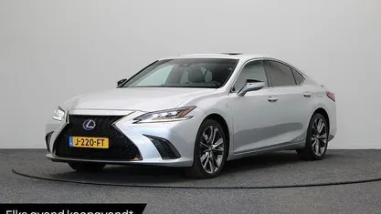 Occasion Lexus ES300H Sport Line 218 PK (160 kW) 2020 Grijs Sedan