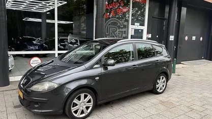 Grijs Gebruikt 2009 Seat Altea XL Stylance MPV | € 2.950 (Eerlijke prijs)