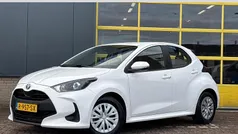 Wit Gebruikt 2022 Toyota Yaris Hybrid Active Hatchback | € 18.500 (Eerlijke prijs)