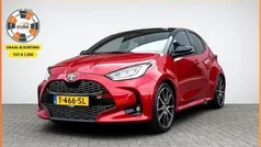 Rood Gebruikt 2023 Toyota Yaris Premium Hatchback | € 25.995 (Eerlijke prijs)