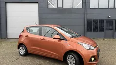 Oranje (metallic) Gebruikt 2014 Hyundai i10 Comfort Hatchback | € 6.595 (Eerlijke prijs)