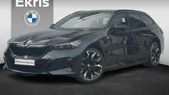 Gebruikt 2025 BMW 550e Comfort Edition Stationwagen | € 111.294 (Eerlijke prijs)