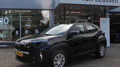 Zwart Gebruikt 2024 Toyota Yaris Cross Active SUV | € 26.700 (Eerlijke prijs)