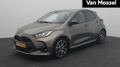 Bruin Gebruikt 2020 Toyota Yaris Hybrid Executive Hatchback | € 19.740 (Goede deal)