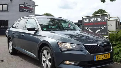 Occasion Skoda Superb Business Line 127 PK (93 kW) 2017 Grijs Stationwagen