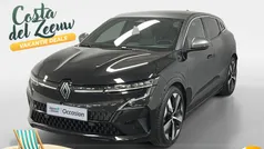 Zwart Gebruikt 2023 Renault Mégane Techno Hatchback | € 31.935 (Eerlijke prijs)