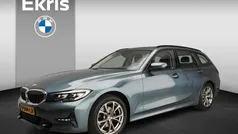 Blue ridge mountain metallic (blauw metallic) Gebruikt 2021 BMW 320 Comfort Edition Stationwagen | € 31.900 (Goede deal)