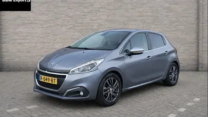 Grijs Gebruikt 2019 Peugeot 208 Allure Hatchback | € 5.900 (Super prijs)