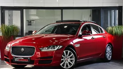 Occasion Jaguar XE Portfolio 200 PK (147 kW) 2015 Rood Sedan