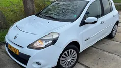 Wit Gebruikt 2011 Renault Clio II Night&Day Hatchback | € 2.990 (Eerlijke prijs)