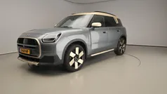 Groen, metallic lak Gebruikt 2024 Mini Countryman SUV | € 45.900 (Eerlijke prijs)