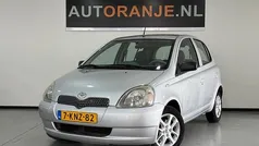 Grijs Gebruikt 2002 Toyota Yaris Luna Hatchback | € 1.499 (Goede deal)