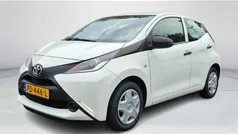 Wit Gebruikt 2017 Toyota Aygo Hatchback | € 7.995 (Eerlijke prijs)