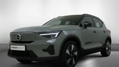 Groen, metallic lak Gebruikt 2024 Volvo XC40 Plus SUV | € 46.950 (Eerlijke prijs)