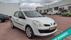 Wit Gebruikt 2008 Renault Clio R.S. Authentique Hatchback | € 2.699 (Eerlijke prijs)