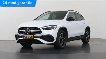 Wit Occasion 2023 Mercedes GLA250 AMG line SUV | € 42.850 (Eerlijke prijs)