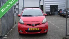 Rood Gebruikt 2009 Toyota Aygo Hatchback | € 2.750 (Goede deal)