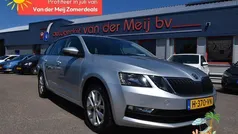 Grijs Gebruikt 2020 Skoda Octavia Business Line Stationwagen | € 16.900 (Goede deal)