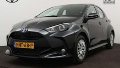 Zwart Gebruikt 2024 Toyota Yaris Hybrid Active Hatchback | € 22.745 (Eerlijke prijs)