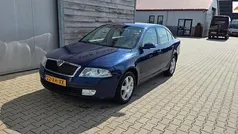 Blauw Gebruikt 2007 Skoda Octavia Business Line Hatchback | € 2.500 (Eerlijke prijs)