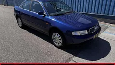 Blauw, metallic lak Gebruikt 1998 Audi A4 Sedan | € 950 (Eerlijke prijs)