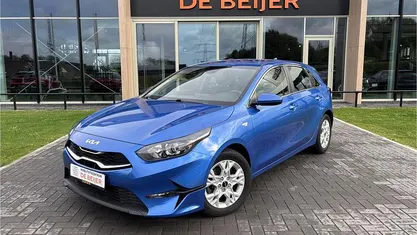 Blauw Gebruikt 2022 Kia Ceed Hatchback | € 23.545 (Eerlijke prijs)