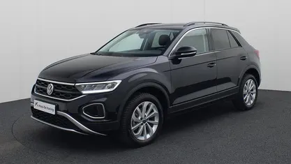 Gebruikt 2025 VW T-Roc Life SUV | € 34.440 (Eerlijke prijs)