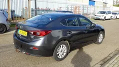 Grijs Gebruikt 2015 Mazda 3 Sedan | € 6.500 (Eerlijke prijs)