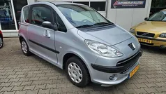 Gebruikt 2007 Peugeot 1007 Hatchback | € 1.450 (Goede deal)
