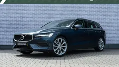 Blauw Gebruikt 2019 Volvo V60 Momentum Stationwagen | € 29.694 (Eerlijke prijs)